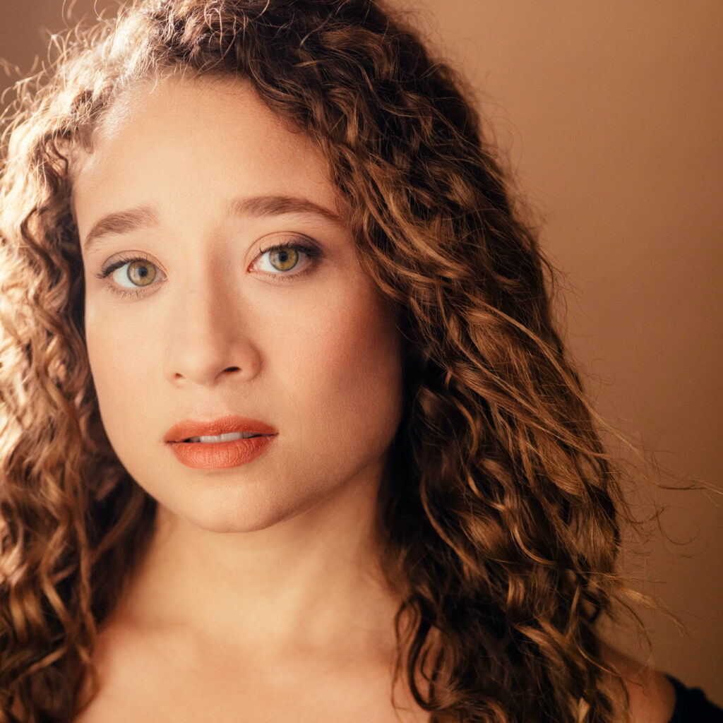 Samantha Blain Headshot